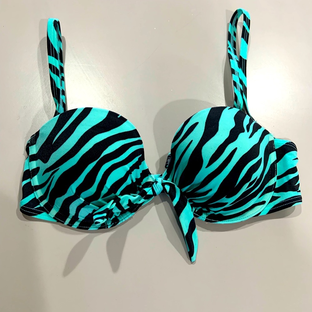 34B Victoria Secret bathing suit top